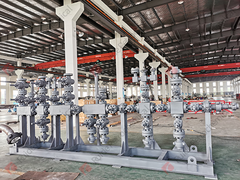 Marine three-dimensional manifold