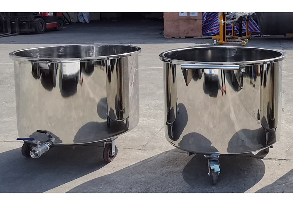 Mixing tank