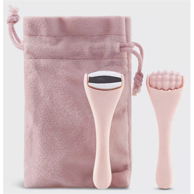 Mini spa roller set The cool touch instantly depuff skin and decreases the appearance of pores whilst also tightening skin