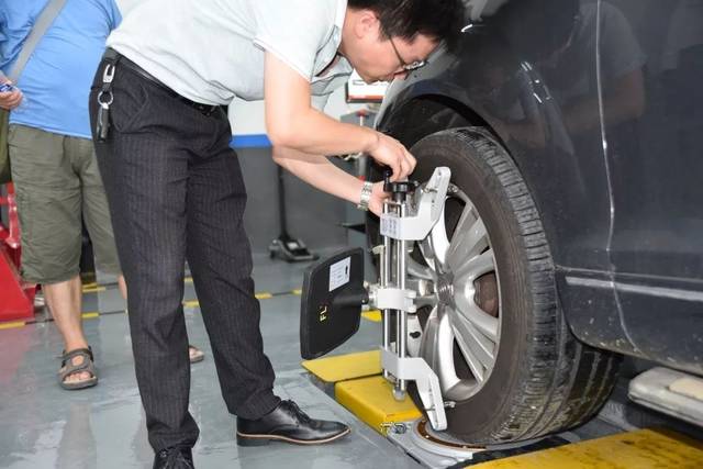 Four Wheel Aligner Wheel Alignment for Car Repair