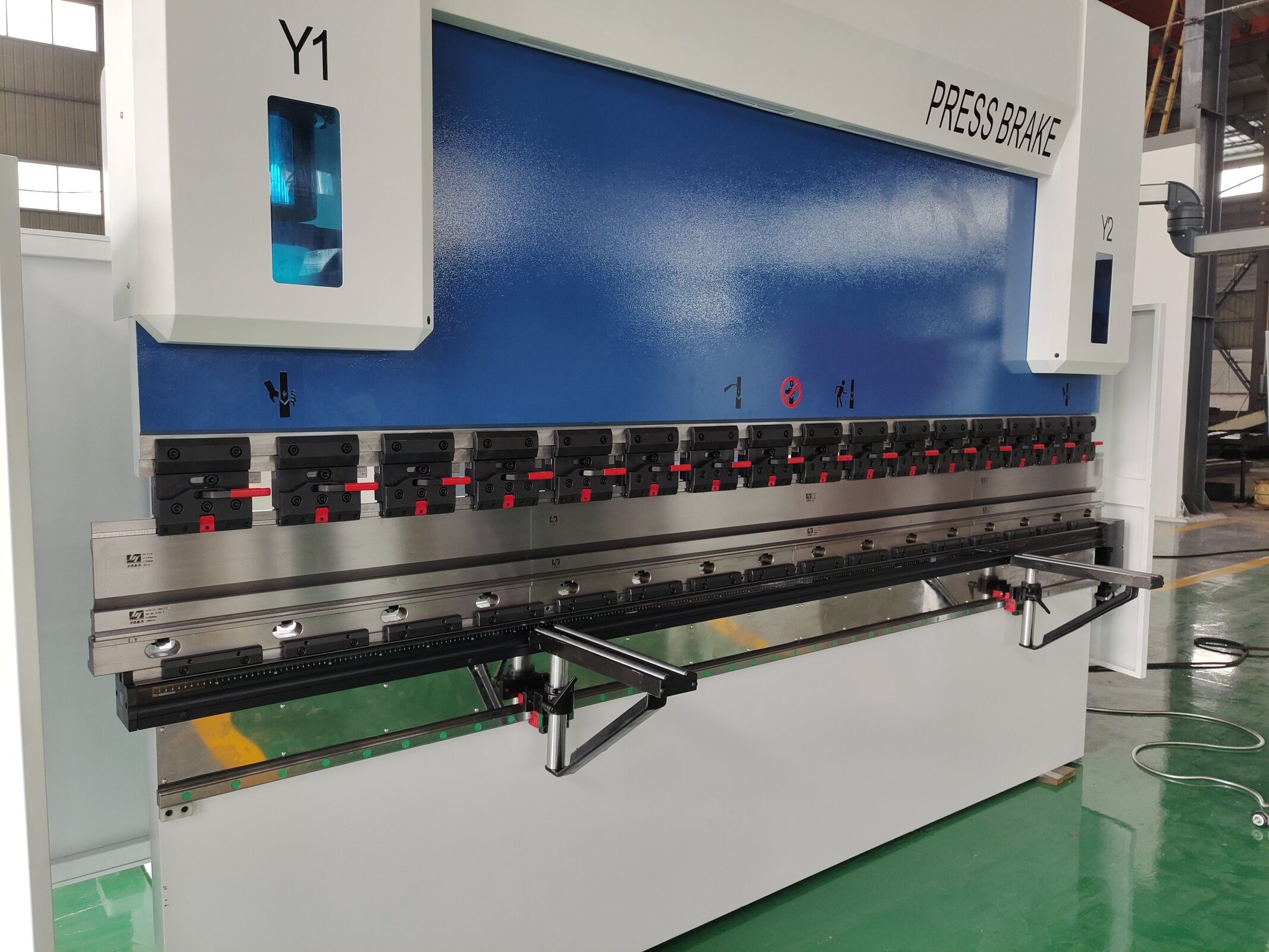 4+1 Axis CNC Hydraulic Press Brakes With CybTouch12 Controller