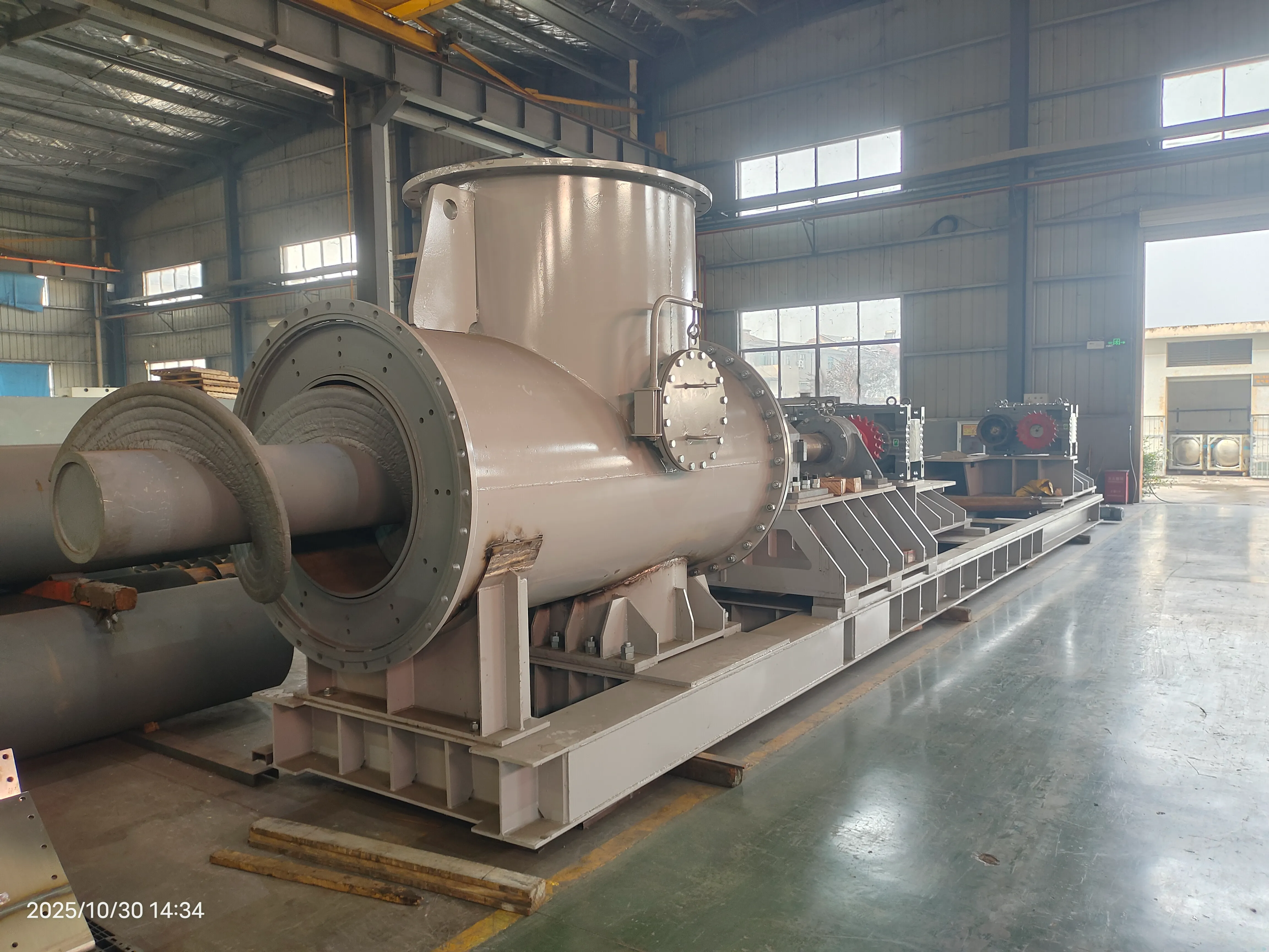 screw conveyor for oil shale