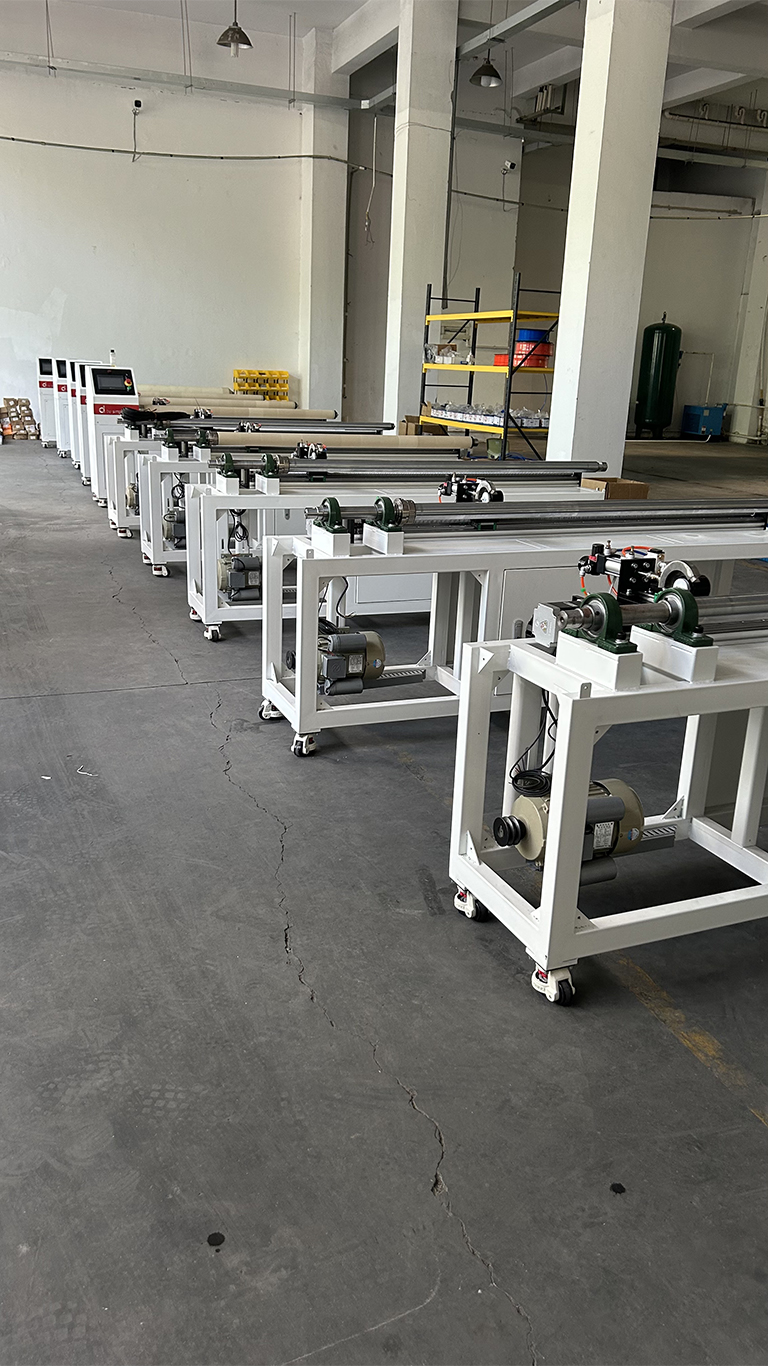 Máy cắt lõi giấy