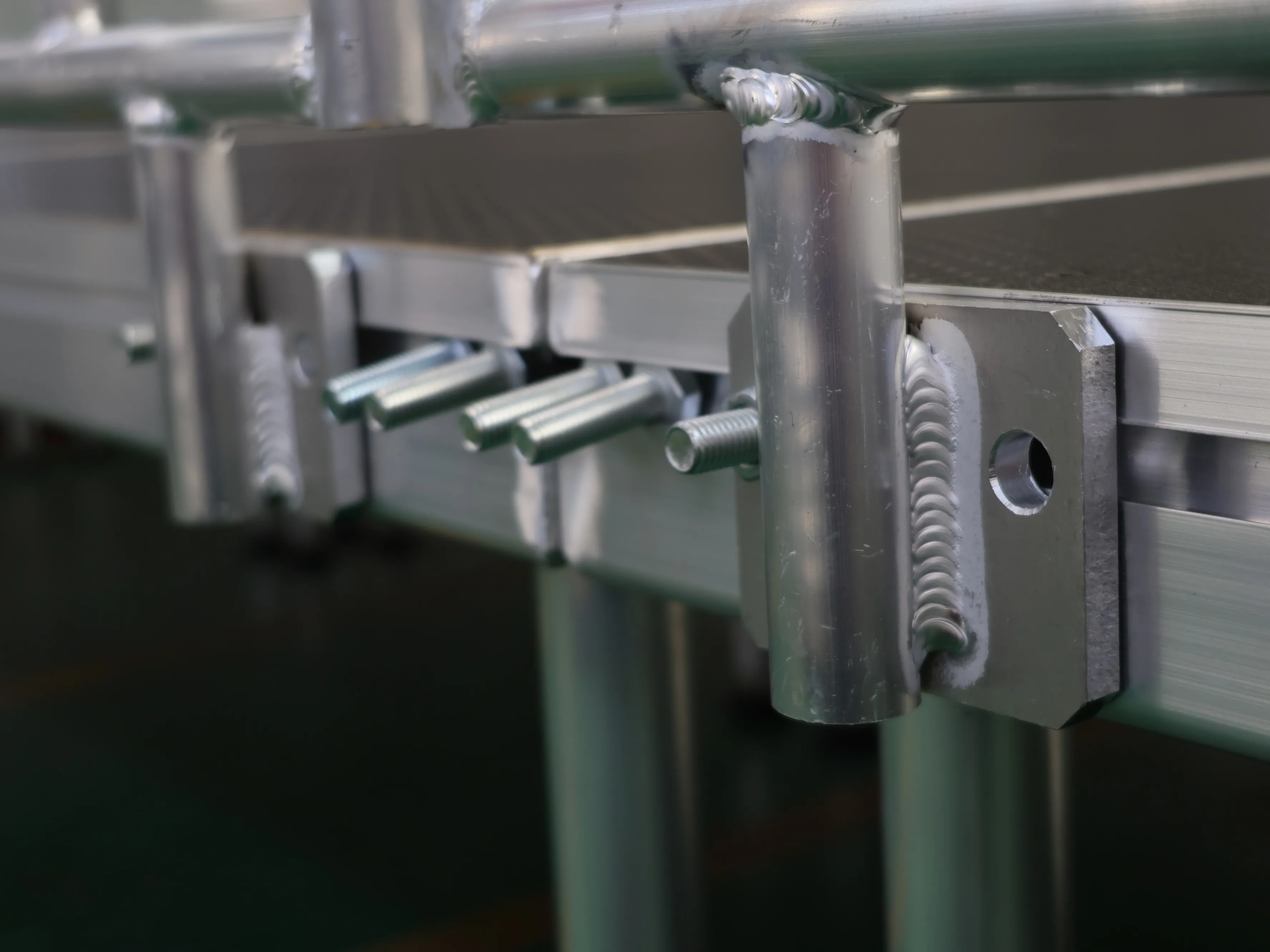 single-board four-leg stage