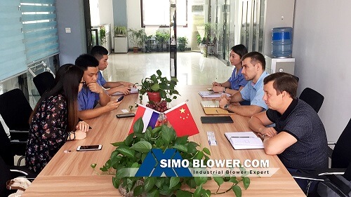 Russian customer face-to-face meeting with SIMO