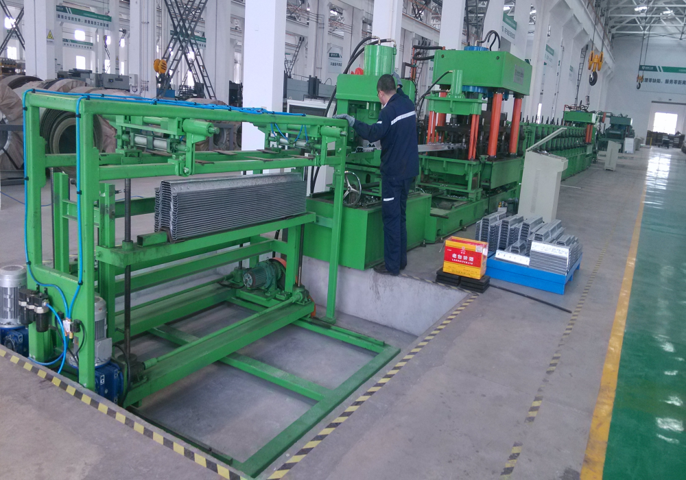Post Machine Poland Silo Upright post machine manufacturer, company | Sussman