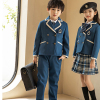 Uniforme escolar estilo británico