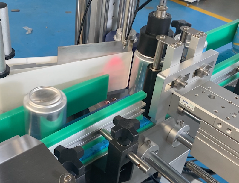 Cans sticker labeling, 2,500 bottles/hour