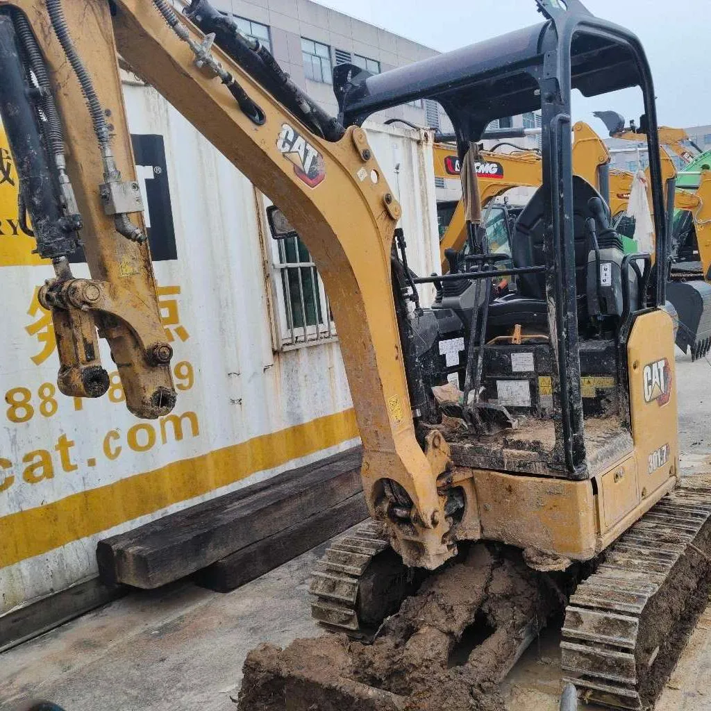 CATERPILLAR 1590 HEURES 301.7CR EXCAVATRICE