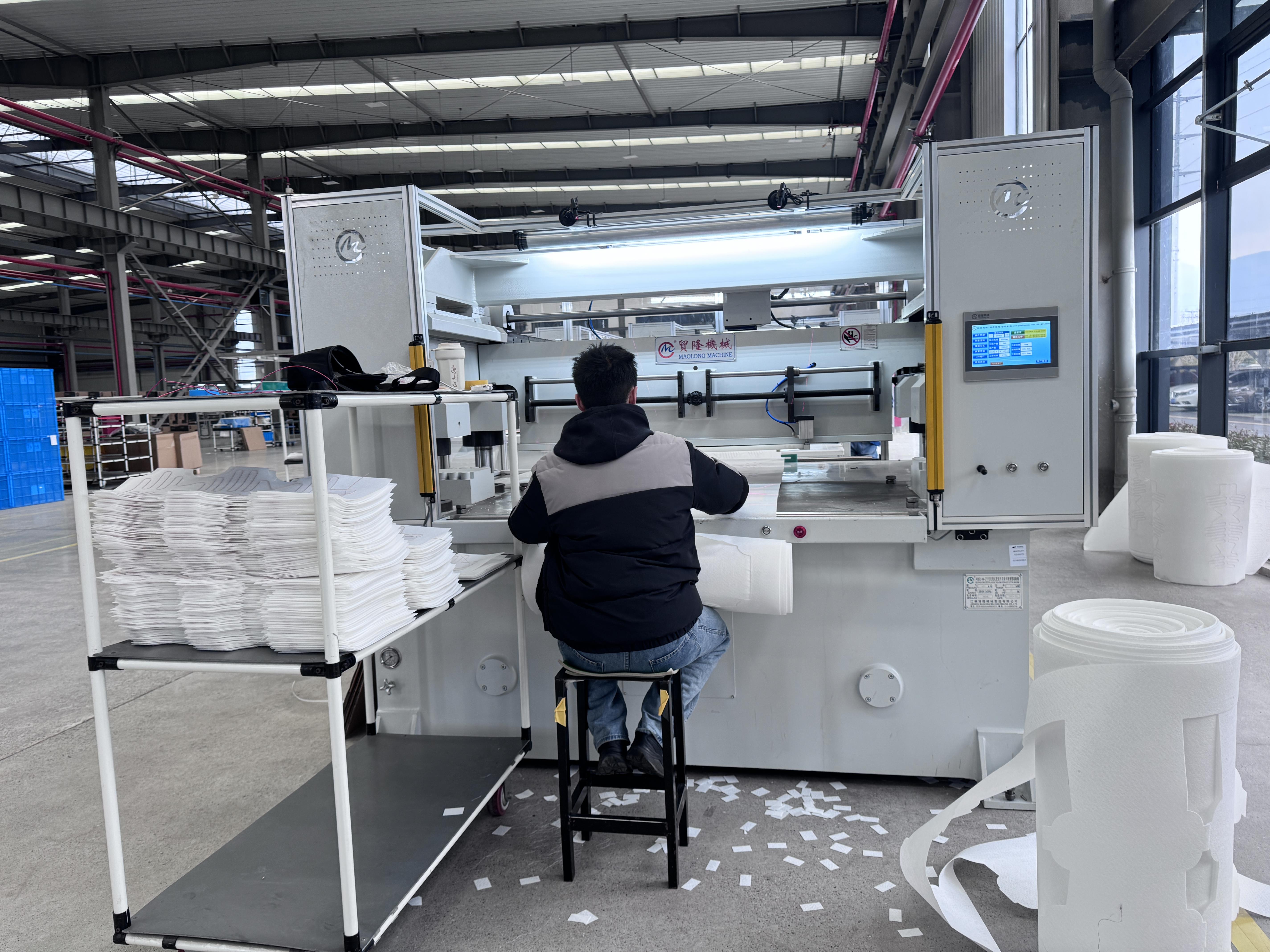 Receding Beam Press for Automotive Interior