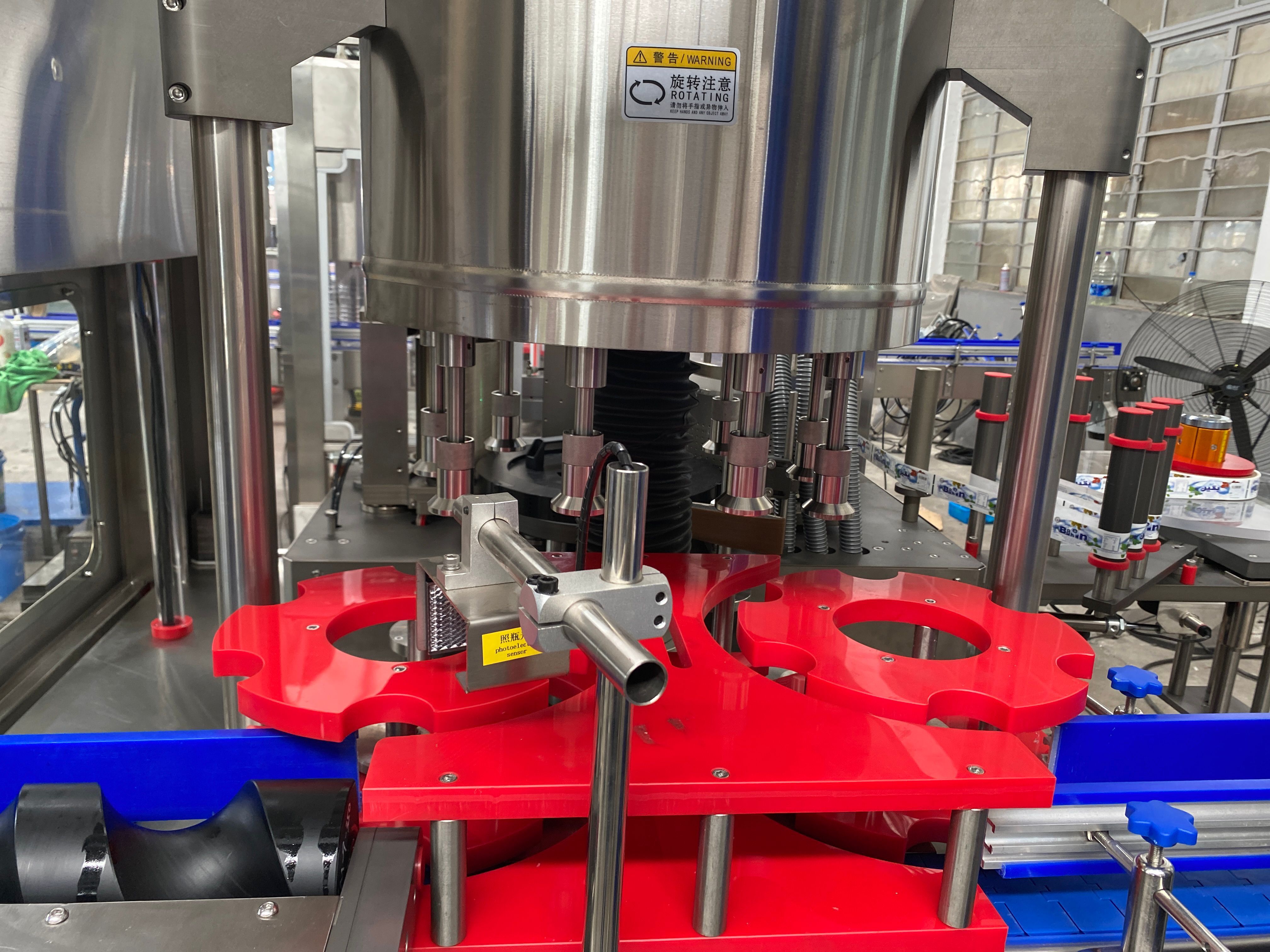 The production of the new OPP labeling machine has been completed