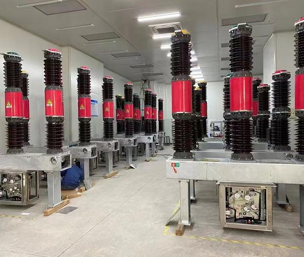 35kV outdoor vacuum circuit breaker and SF6 circuit breaker sent to