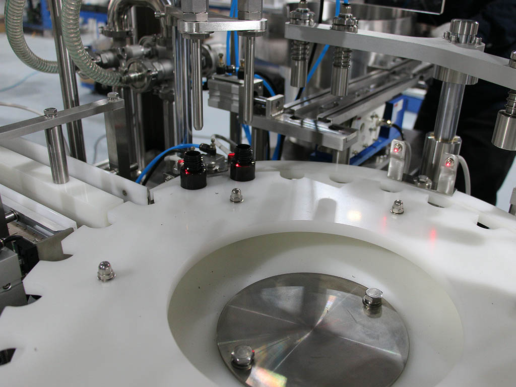 Automatic Chubby Gorrila Bottle Filling Capping Monoblocks
