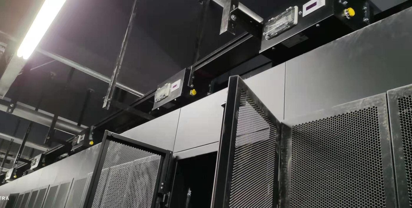 Machine room small busway at a Unicom data center in Shanxi